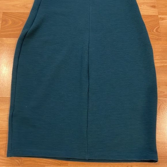 Everly Dark Green V-Back Ribbed Knit Bodycon Mini Dress Medium - Picture 10 of 10